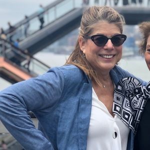 Meet your Posher, Lola